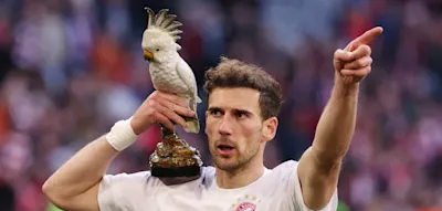 Darum feiern die Bayern mit Porzellan-Kakadu