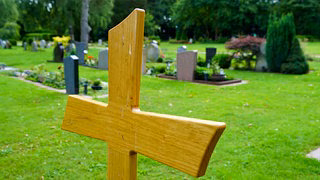 Kritik an Vergleichsportalen f&uuml;r Bestattungen wegen intransparenter Preise
