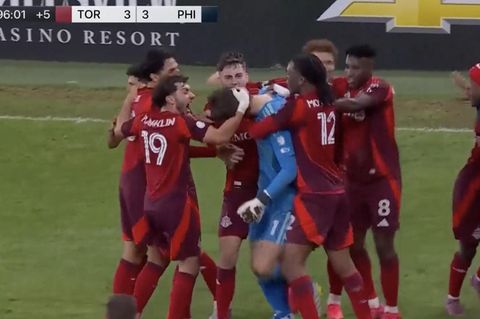 Wahnsinn in der MLS: Torh&uuml;tertor in der 96. Minute