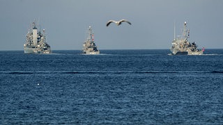 Pistorius verlegt Marine-Einheiten f&uuml;r Hormus-Einsatz ins Mittelmeer