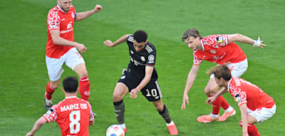 F&uuml;r Max Eberl ist das wilde Spiel des FC Bayern ein Arbeitsauftrag