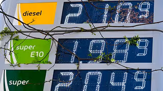 Studie: Mineral&ouml;lkonzerne profitieren von 12-Uhr-Regel