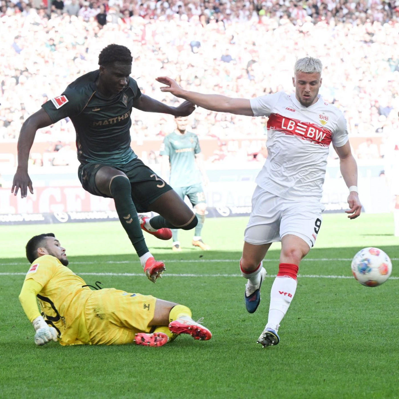 Pokal-Finalist VfB Stuttgart l&auml;sst Punkte gegen Werder Bremen liegen