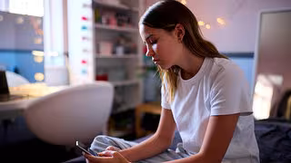 Psychologe: Chatten mit einer KI kann Suizidgedanken verst&auml;rken