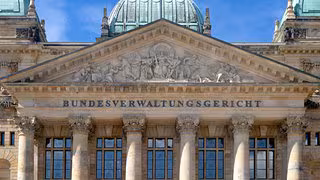 Streit um Vaterschaftsurlaub landet vor dem EuGH