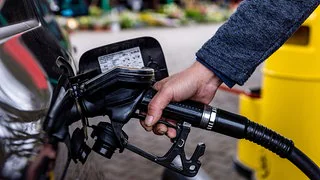 Neuer Tankrabatt l&auml;sst Preise f&uuml;r Diesel und Benzin zun&auml;chst sinken