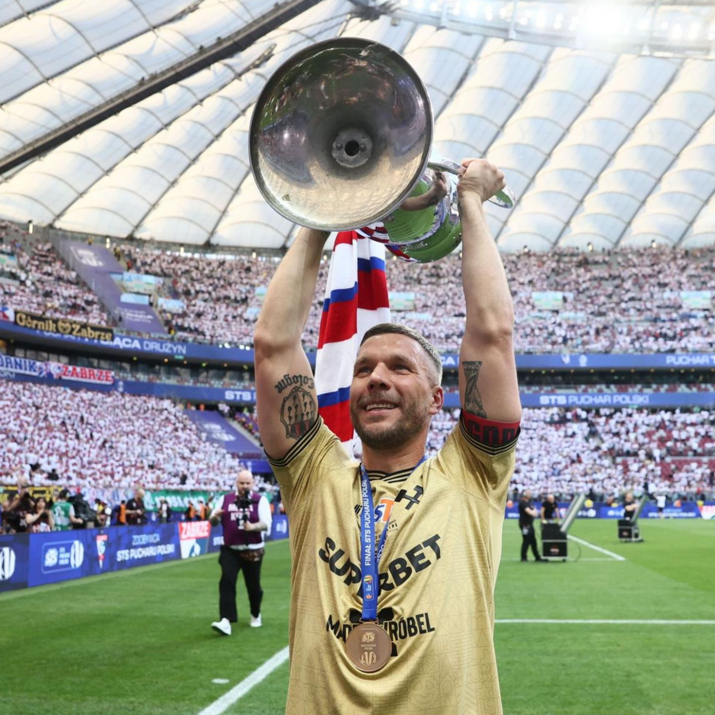 Diesen Fu&szlig;ballclub will Lukas Podolski kaufen