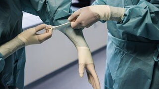 Medizinstudentin packt aus: Von Mentor erst gef&ouml;rdert, dann bel&auml;stigt